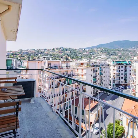 Elegant Apartment-con Free Wi-fi & A/c דירה *
